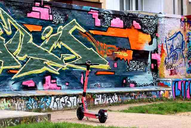 成人抖音热度飙升|剧情演出视觉冲击不断